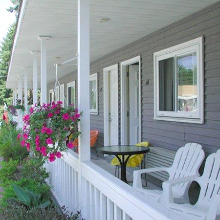 Lyn Aire - George Motel